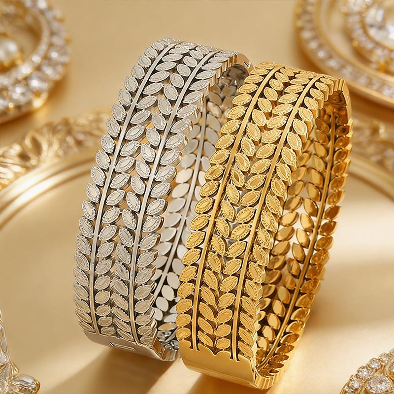 Light Luxury and High-end Hollow Leaf Wide Version Bracelet