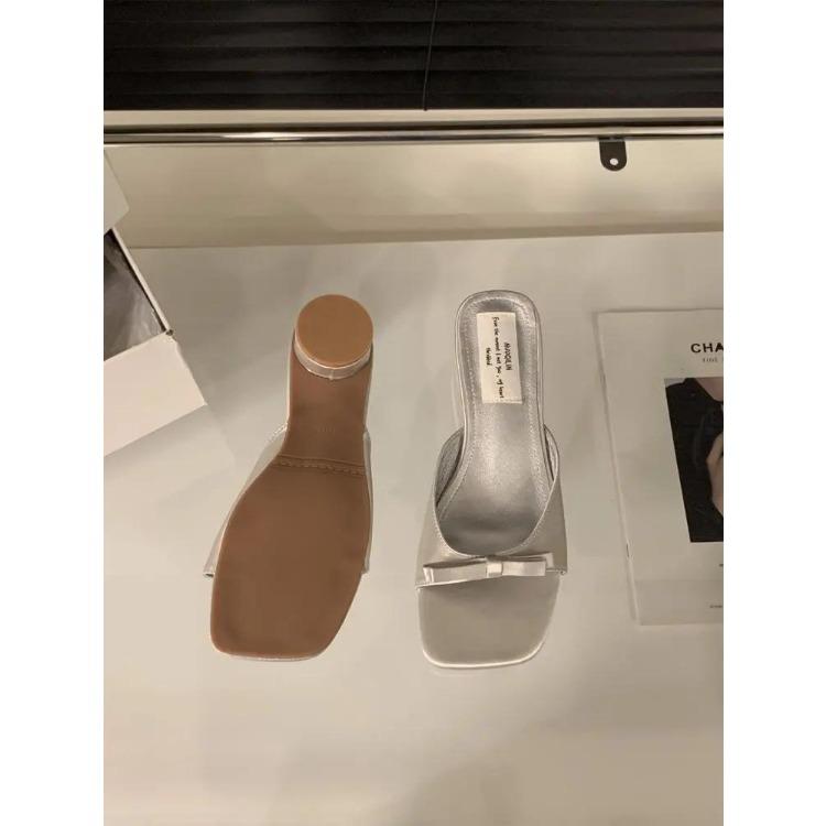 Nouveau Design Nœud Carré Bout Sandales Femme Sexy Slip-on Talons Épais Pantoufles Banquet Bal Mule Pantoufles Chaussures Zapatos De Mujer