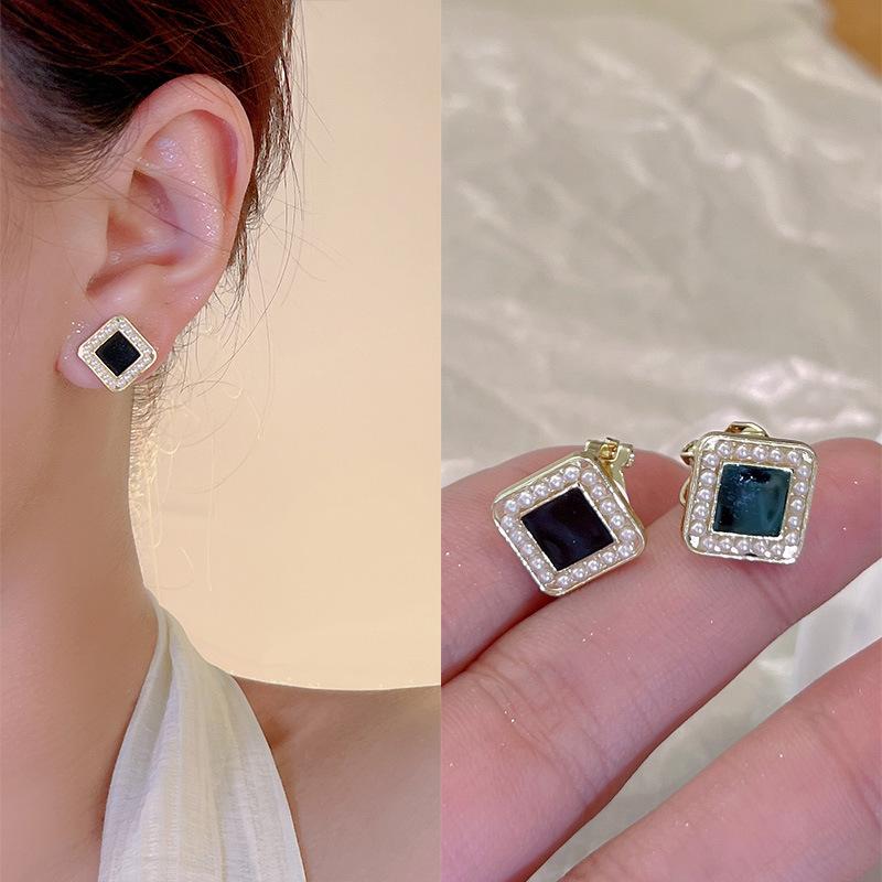 French Style Pearl Ear Clip Classic Women's Geometric Earrings