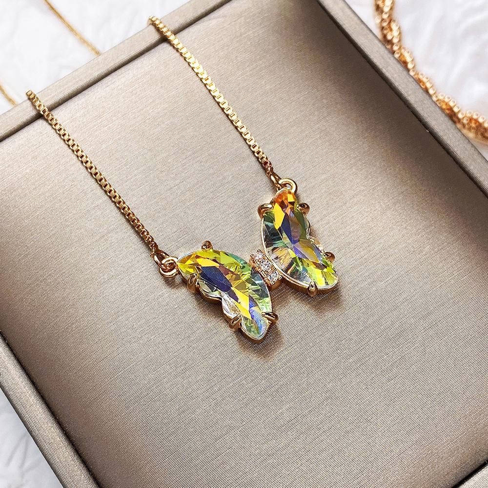 

Ожерелье с бабочкой из кристаллов мечты, постепенно меняющееся цветное стеклянное сокровище, цепочка на ключицу для женщин