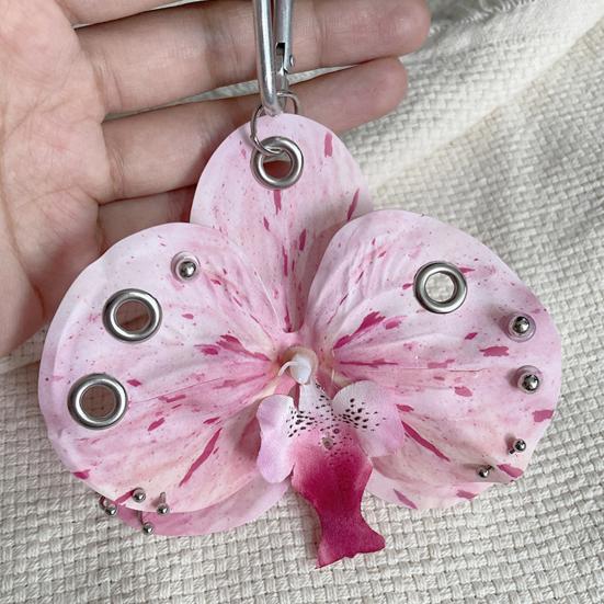 Klíčenka přívěsek ve tvaru květiny realistický vzhled lehká slitina organizér na klíče květinová dekorace na tašku