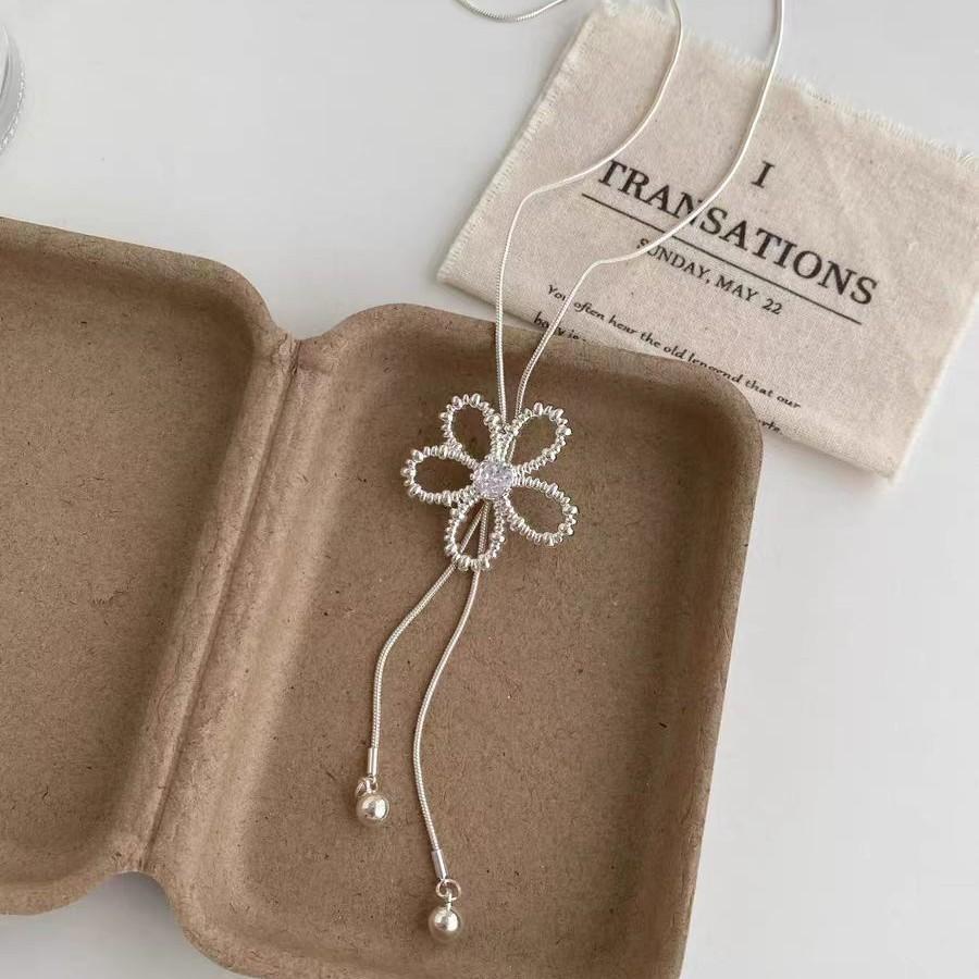 Silver Hollow Flower Pull Necklace Women's Light Luxury Niche High-end Clavicle Chain Summer Atmosphere Accessories