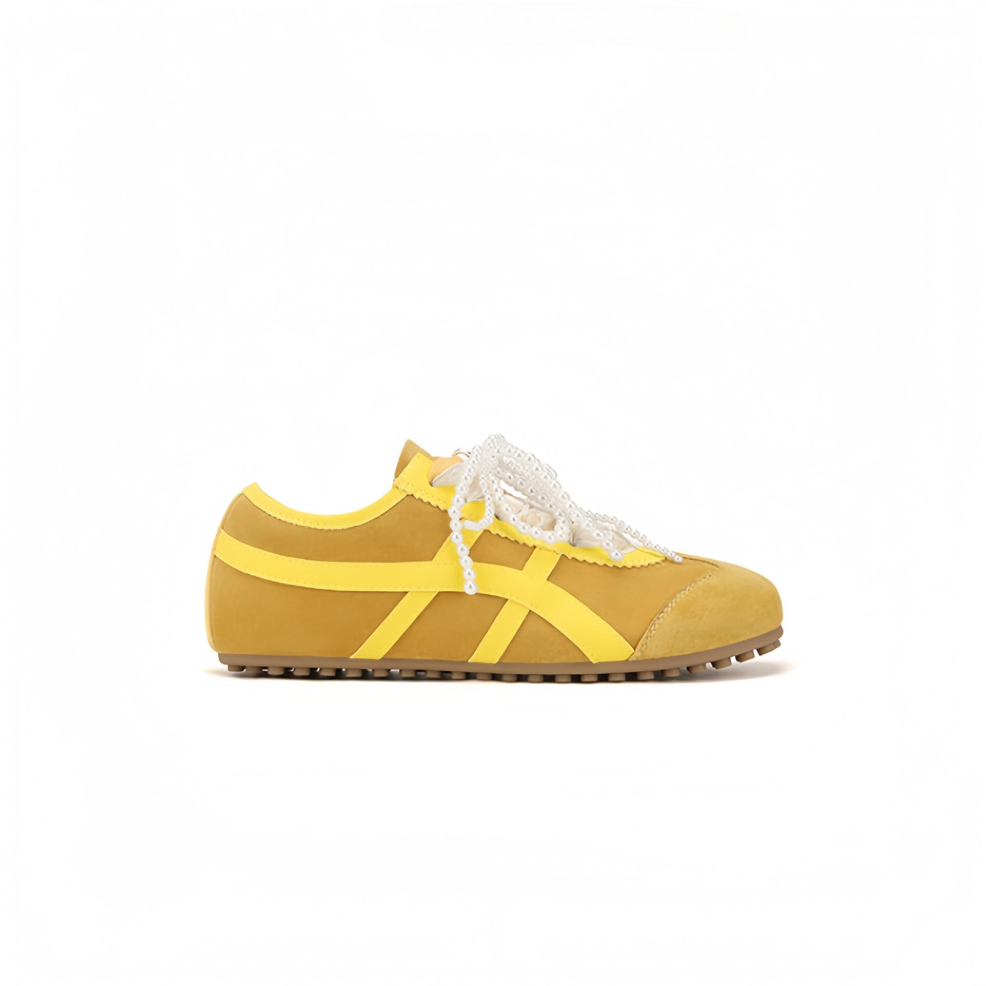 

Lightweight non-slip white shoes women s 2025 spring new fashion versatile comfortable sports casual lace pearl board shoes 37 жовтий