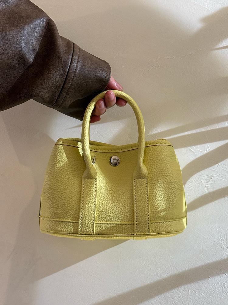 Chen Mujia niche design high-end handbag 2025 new handbag versatile commuter shoulder messenger bag