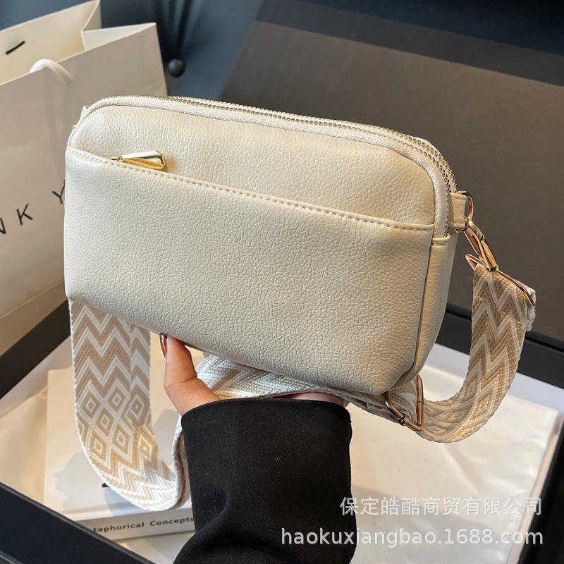 This year's popular bag women's 2025 new trendy fashion popular small square bag versatile ins niche design messenger bag