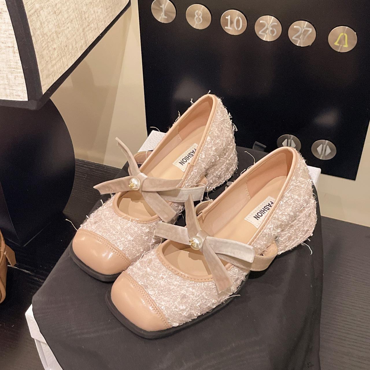 

French small fragrant Mary Jane shoes children s spring 2025 new temperament thick heel single shoes with skirt high heels 35 розовый