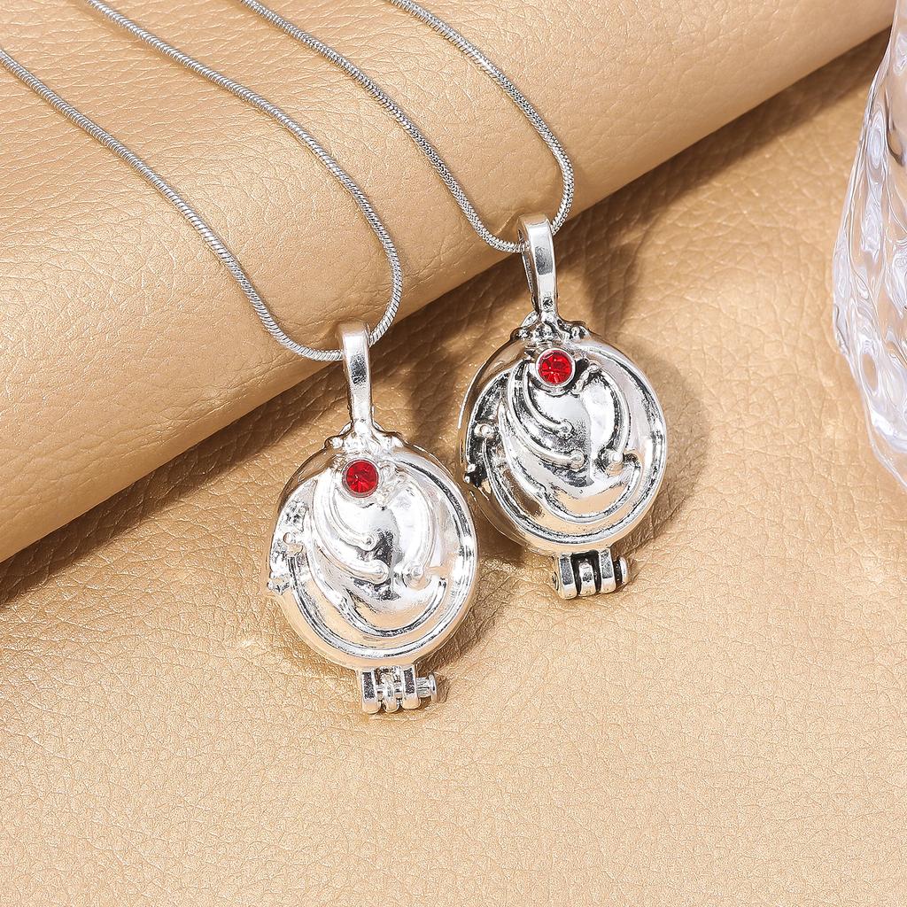 Collana Vampire Diaries Film Ciondolo Medaglione Elena Gilbert Retrò Classico Collane Verbena Donna Uomo Accessori Cosplay Gioielli