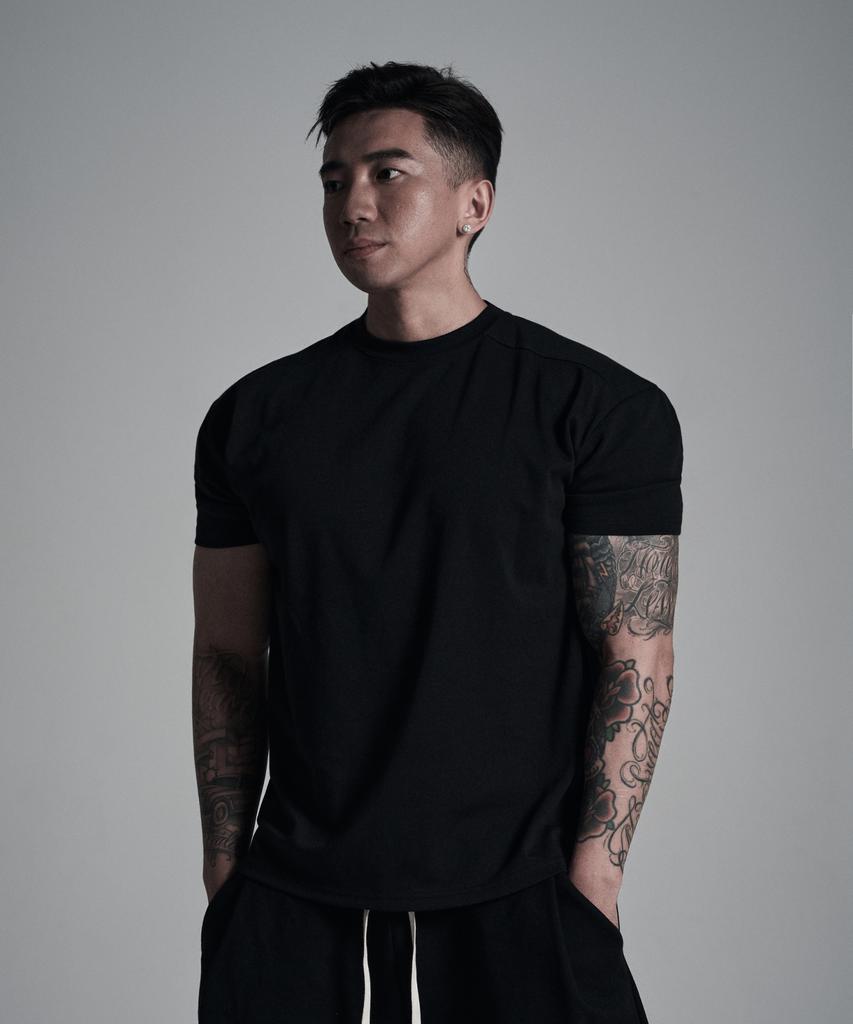 Eosendeo Shoulder Line Semi-Crop Muscle Fit Short Sleeve [Black]