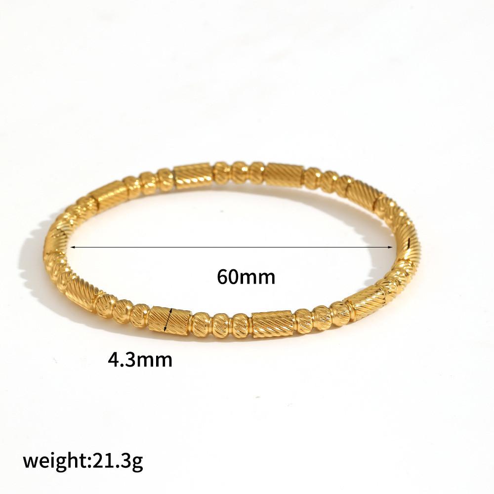 Retro Stainless Steel Bracelet For Ladies With Electroplated Finish For Casual Wear