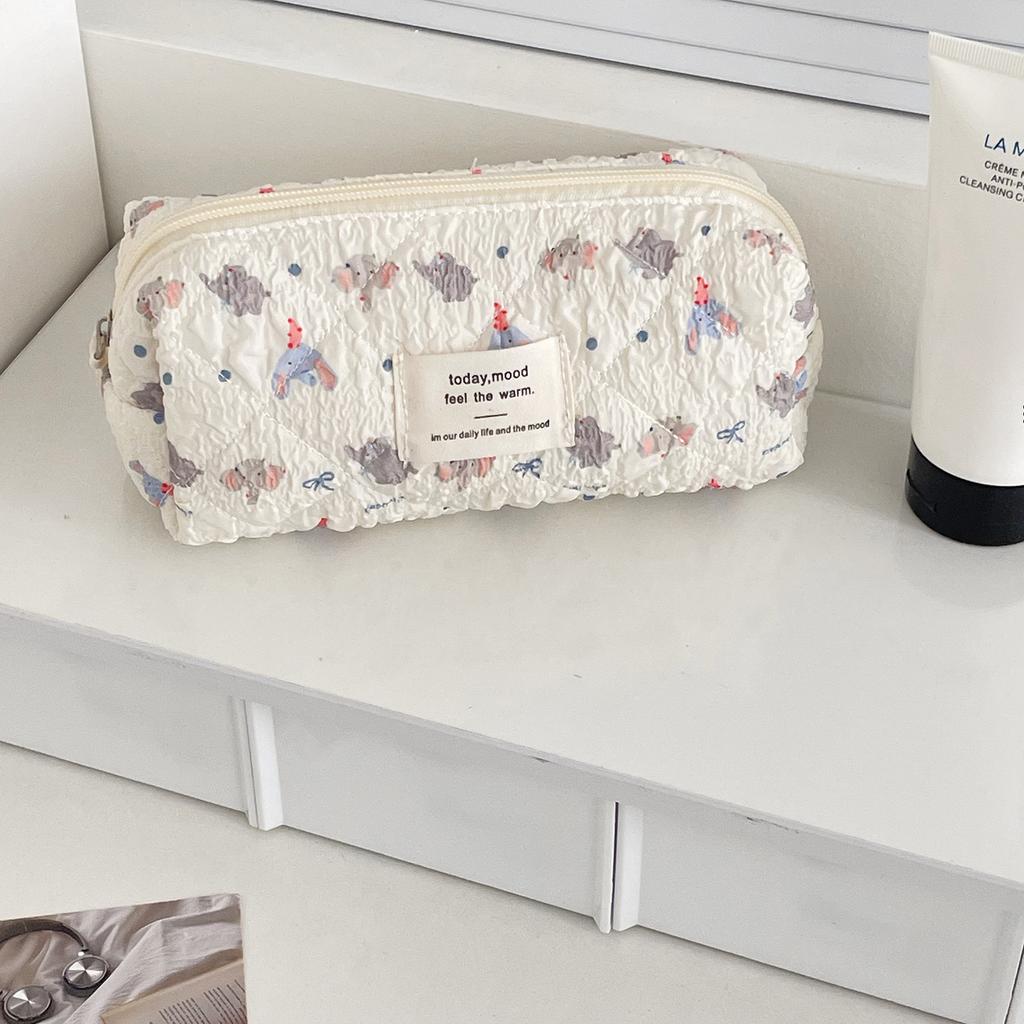 Cartoon Bear Women's Cosmetic Bags Travel Portable Female Makeup Case Clutch Purse Large Capacity Quilted Toiletries Storage Bag