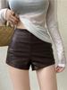 Pu Leather Bag Hip šortky Dámské Podzimní a Zimní Slim Vysoký pas Slim Sexy Hot Girl Černá Svrchní boty Kalhoty Rovné kožené kalhoty