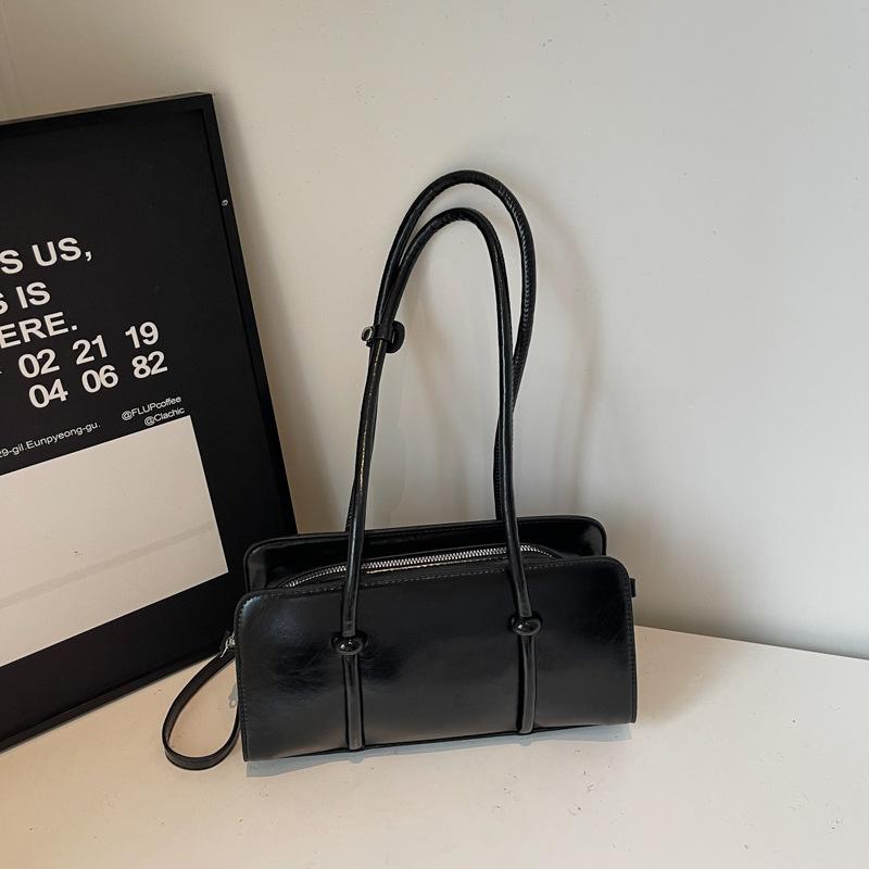 Retro Bag Women's Large Capacity 2025 New Autumn and Winter Versatile Shoulder Underarm Bag Casual Texture Commuter Pillow Bag