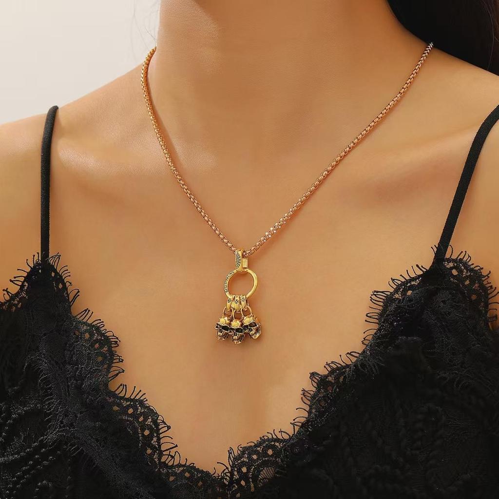 Retro Dark Personality Men Three Skull Necklace Pendant