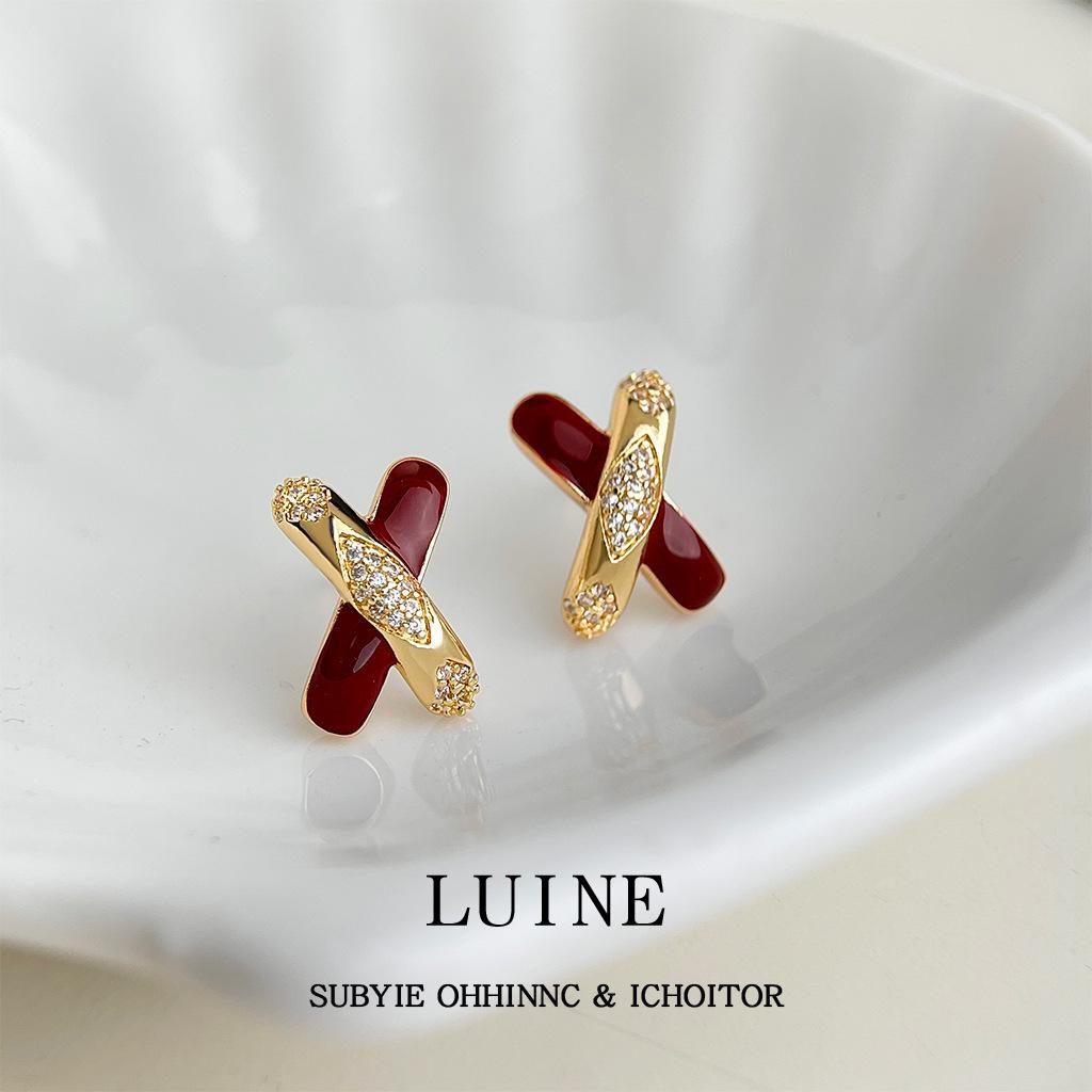 Micro-inlaid zircon s needle enamel drop glaze burgundy new fork stud earrings