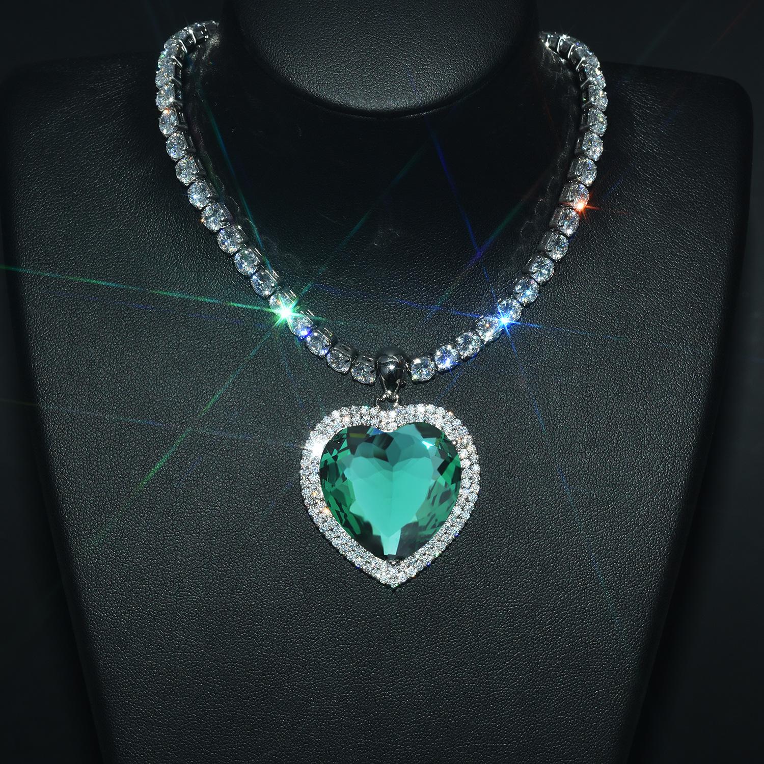 New Fashion Exaggerated Heart Pendant Necklace Ocean Heart Necklace Full Rhinestone Chain Women Clavicle Chain Jewelry 45cm&fashion зелёный