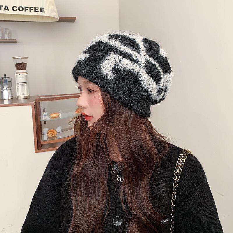 Cappello in maglia a costine con protezione per le orecchie, lettere, per circonferenza cranica grande, che fa apparire il viso piccolo, da donna, per primavera e autunno