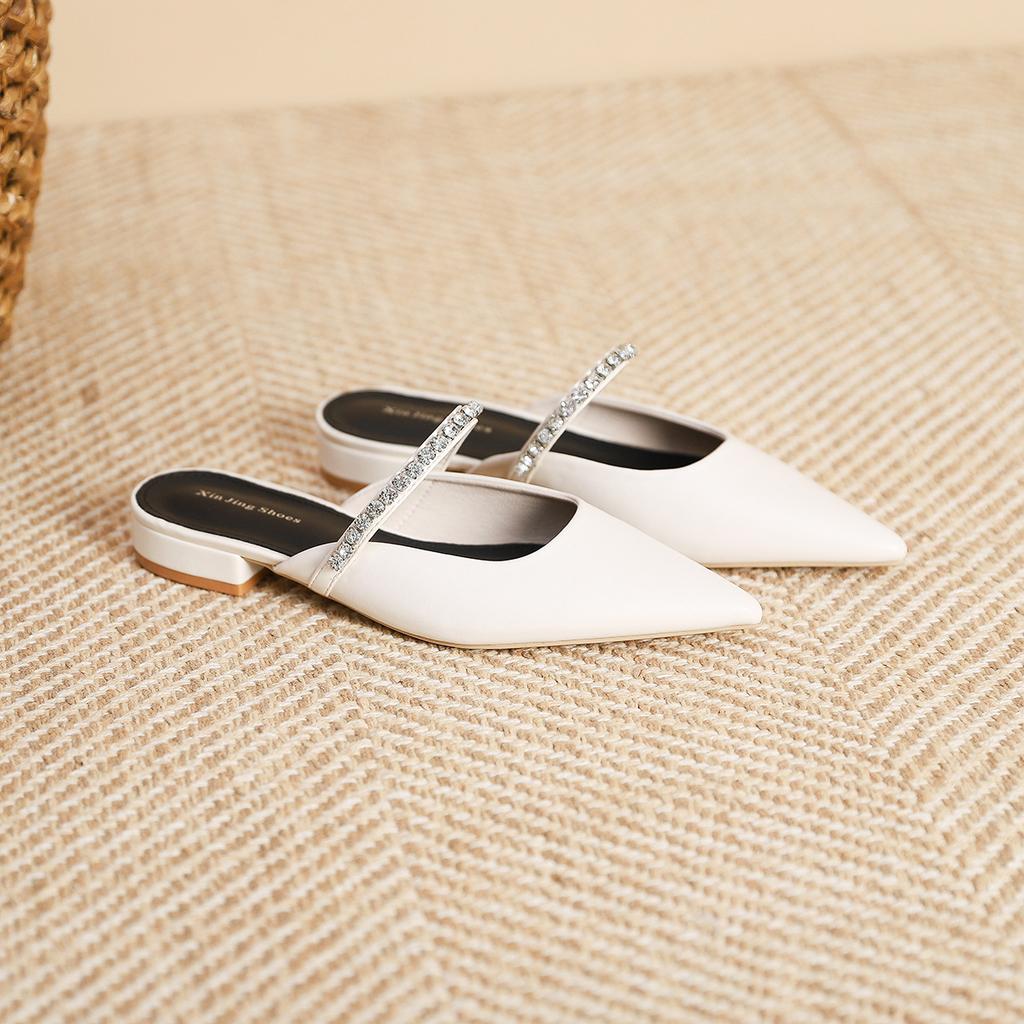 K77-1 silberne Strasskette spitze flache Einzel-Schuhe 2025 Frühling Damenstil leichte Luxus Bling-Bling Diamant niedriger Absatz Einzel-Schuhe
