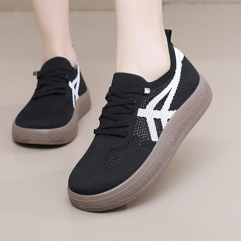 2025 shoes women's soft sole non-slip breathable light lazy shoes fashion casual mesh comfortable one-pedal German training shoes