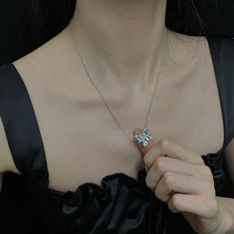 Sweet Princess Style Silver Asymmetrical Bow Necklace Slightly Inlaid Pink Treasure Sweet Premium Clavicle Chain Female