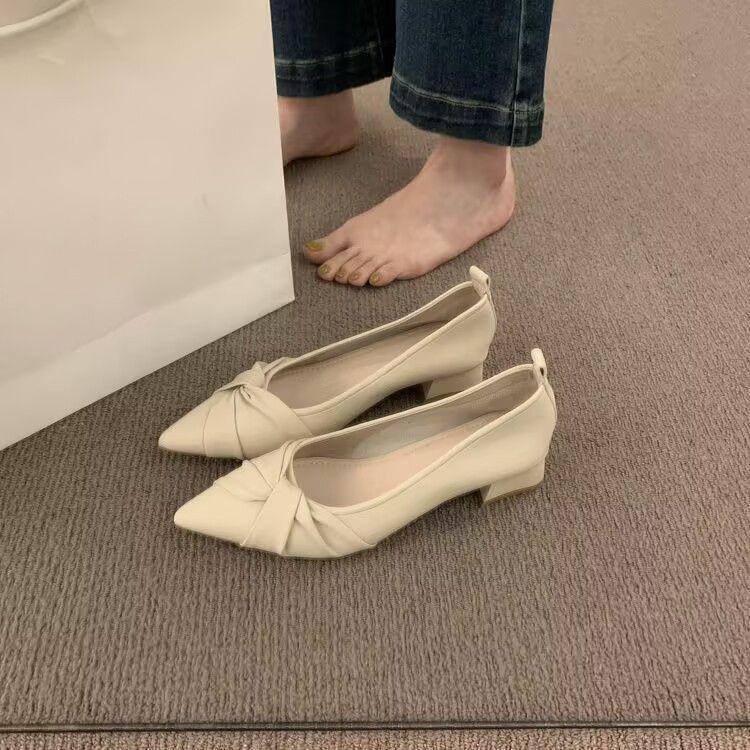 Pointed Toe Shoes With Solid Color And Pleated Design For Casual Daily Wear
