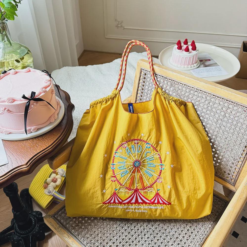 Stylish Japanese Embroidered Ball Chain Ferris Wheel Shoulder Bag