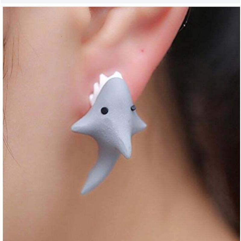 Small animals bite their ears, dinosaur studs, corgi, shark earrings, ear accessories, spray paint, cute mini.