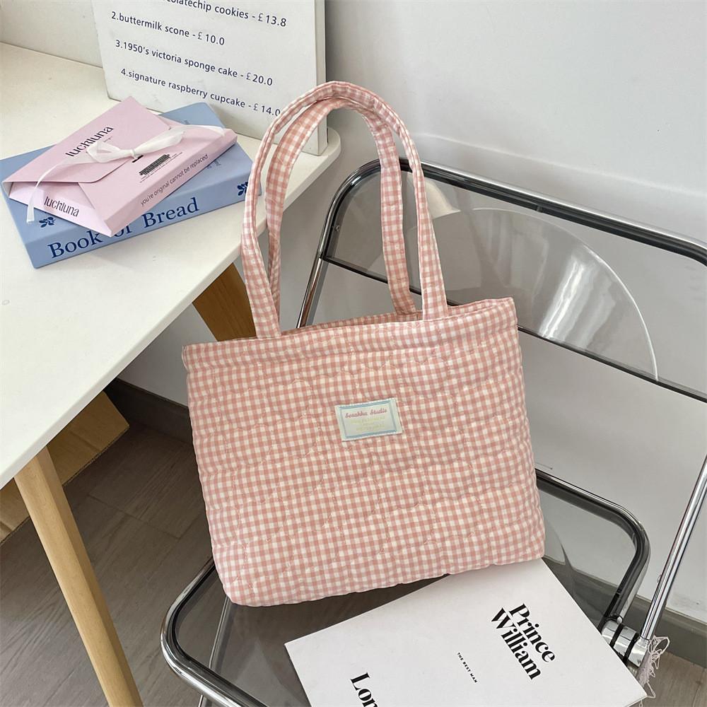 Tote Bag With Heart Pattern And Cotton Lining For Daily Use