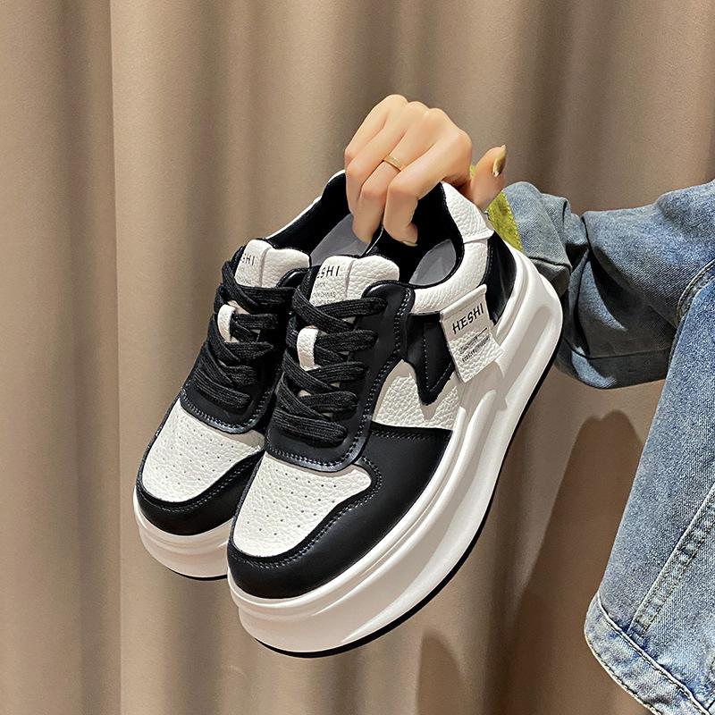 Small Thick-soled Soft Leather Board Shoes for Women's 2025 Spring New Height-increasing Casual Versatile Muffin-soled White Shoes 2388