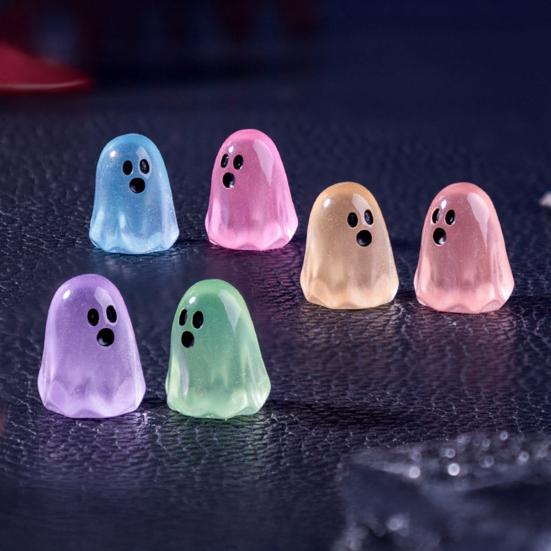 20/50/100 szt. Świecąca w ciemności figurka ducha na Halloween Mini kreskówkowy duch Statuetka z żywicy Lśniąca miniaturowa ozdoba ducha Dekoracja na biurko