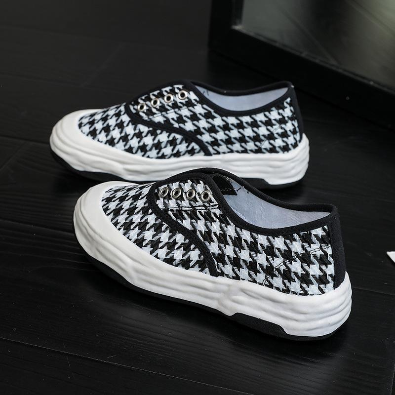 Damesko Vår Ny Mote Pustende Canvas Sko Kvinnelige Studenter Casual Mesh Tide Match Skateboard Sko Street Shot