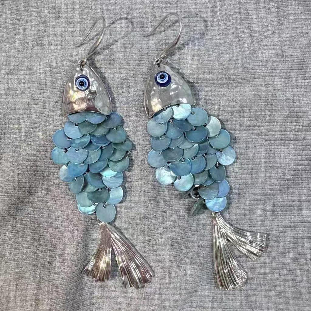 Light Luxury Flower Pattern Tassel Earrings: Niche Design with High-End Versatile Appeal