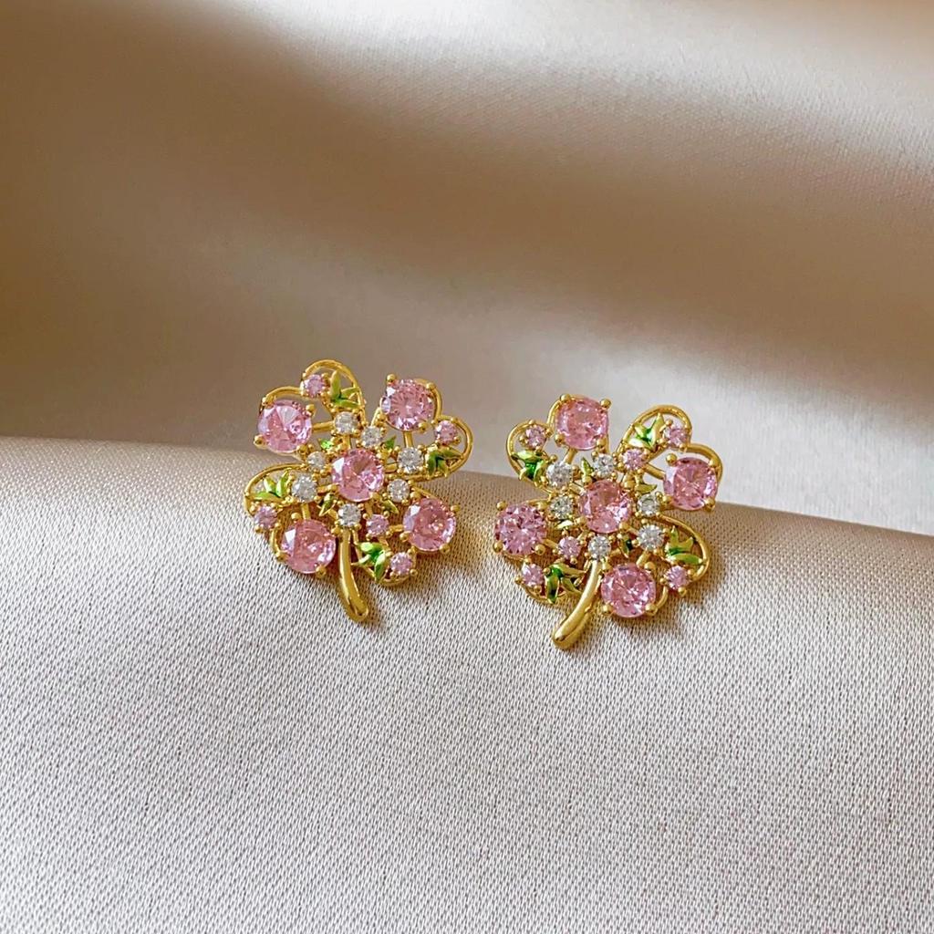 Exquisite French Zircon Flower Stud Earrings: Fashionable, Versatile, and Perfect for a Fresh, Elegant Look.