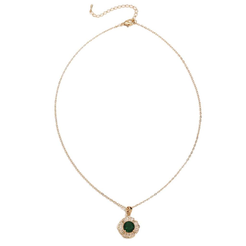 2026 High-End Green Zirconia Necklace & Ring Set, Micro-Paved Retro Clavicle Chain in Goddess Style.
