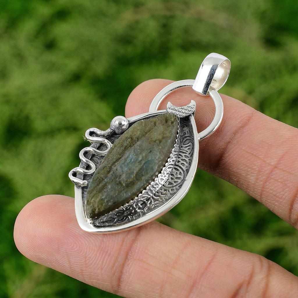 Natural Labradorite Rough Daughter Bezel Boho Wedding Pendant Jewelry 925 Silver