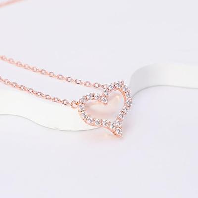 Collier simple et polyvalent en forme de cœur de pêche d'amour entièrement serti de diamants creux pour femme, niche, clavicule à haute sensibilité