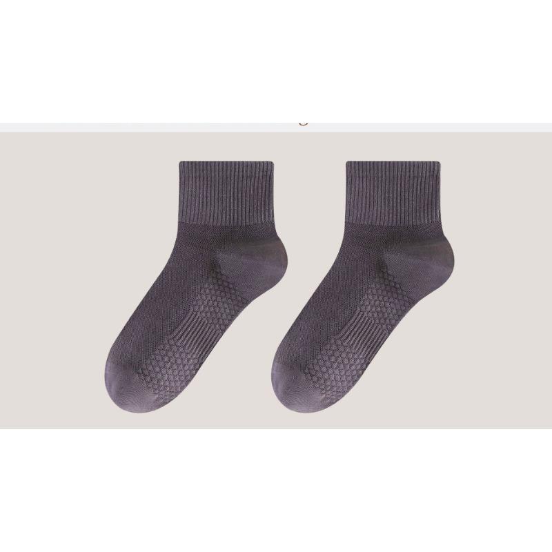 Autumn and Winter Solid-color Mid-calf Socks for Men, Pure Cotton Breathable, Sweat-absorbing and Odor-proof Socks, Casual Sports Socks