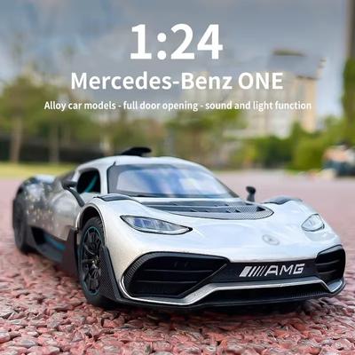 Nuovo modello di auto in lega Mercedes-Benz 1/24, giocattolo per bambini, con portiera aperta, ornamenti in metallo, suono e luce, simulazione, alla moda, da collezione, regalo per ragazzi.