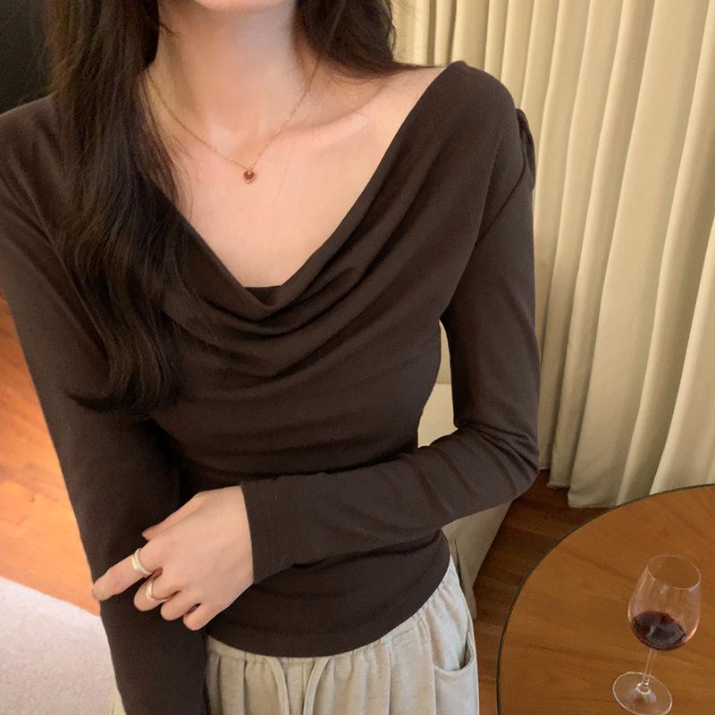 Europejski zmysł designu kołnierz ze stójką top z długim rękawem damski jesień i zima nowy wysokiej klasy zagraniczny seksowny bazowy T-shirt