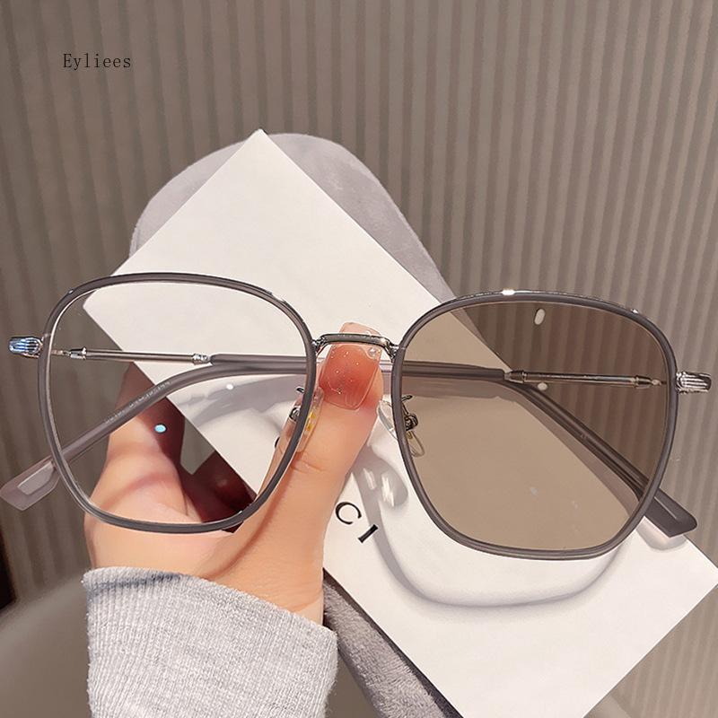 Utendørs ultrafiolettsikre fotokromatiske solbriller Trendy mote Minus Synsbriller Kortsynte damebriller Diopter-4.0