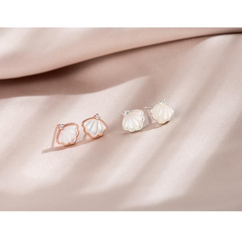 Stainless Steel Cast Minimalist Earrings 18K Waterproof  Sterling Silver Stud Earrings Women's Niche Design High-quality Mother-of-pearl Earrings
