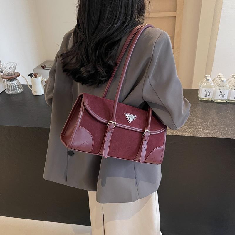 College style large-capacity bag women's 2025 new shoulder underarm bag Maillard matte retro baguette bag