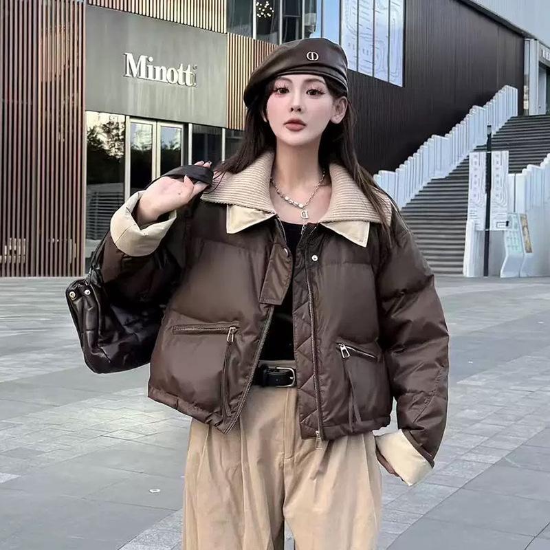 

Knitted collar short down cotton clothes 2025 winter new fashion PU leather contrasting color splicing loose and thin cotton clothes XL темно-коричневого кольору