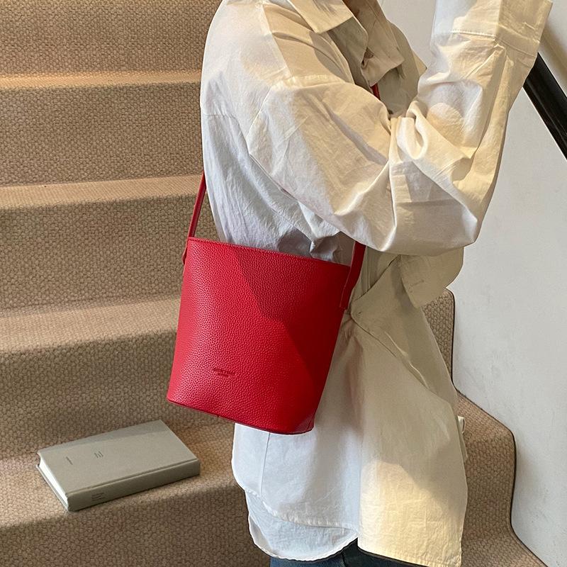 Versatile Bag Women's New Fashion Messenger Bag Shoulder Bucket Bag