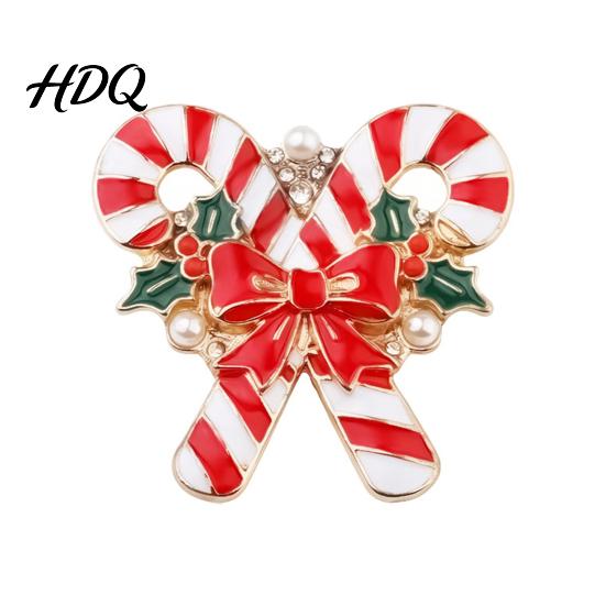 Sparkling Holiday Brooches Christmas Enamel Brooch Pin Santa Snowman Gingerbread Tree Wreath Stocking Pins Bell Jewelry Accessories for Coats
