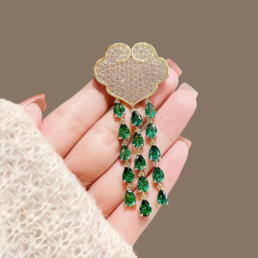 Light Luxury Emerald Brooch, High-End Female Auspicious Cloud Fringed Brooch, High-End Large Pin, Sweater, Suit Decoration Gift