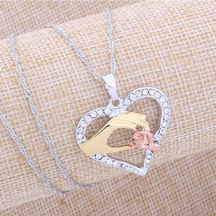 Elegant Rhinestone Heart Necklace for Mom - Simple Love Heart Design on Clavicle Chain for Women