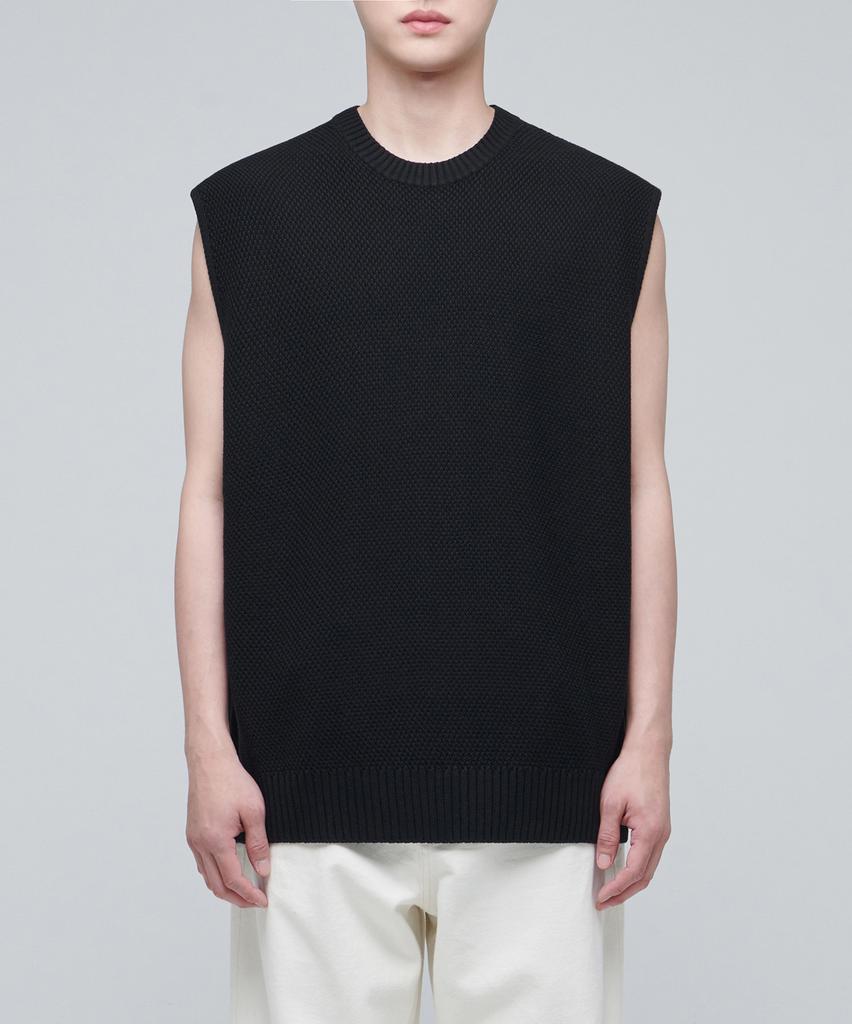 MUSINSA STANDARD Textured Crew Neck Knit Vest [Black]