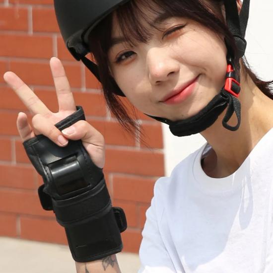Men Women Wrist Protector Hand Guards Support Palm Pads Skating Ski Snowboard Roller Gear Protection Child Hand Protector