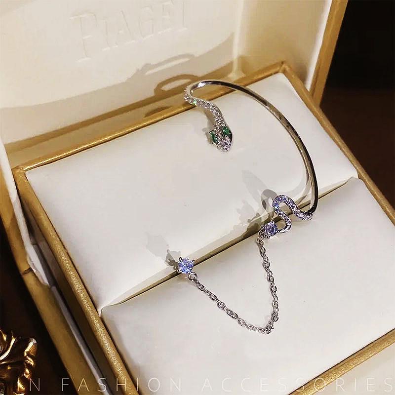 Trendy Snake-Shaped Ear Cuff & Stud Earrings: Fashionable Niche Design for Women 8B104 Silver