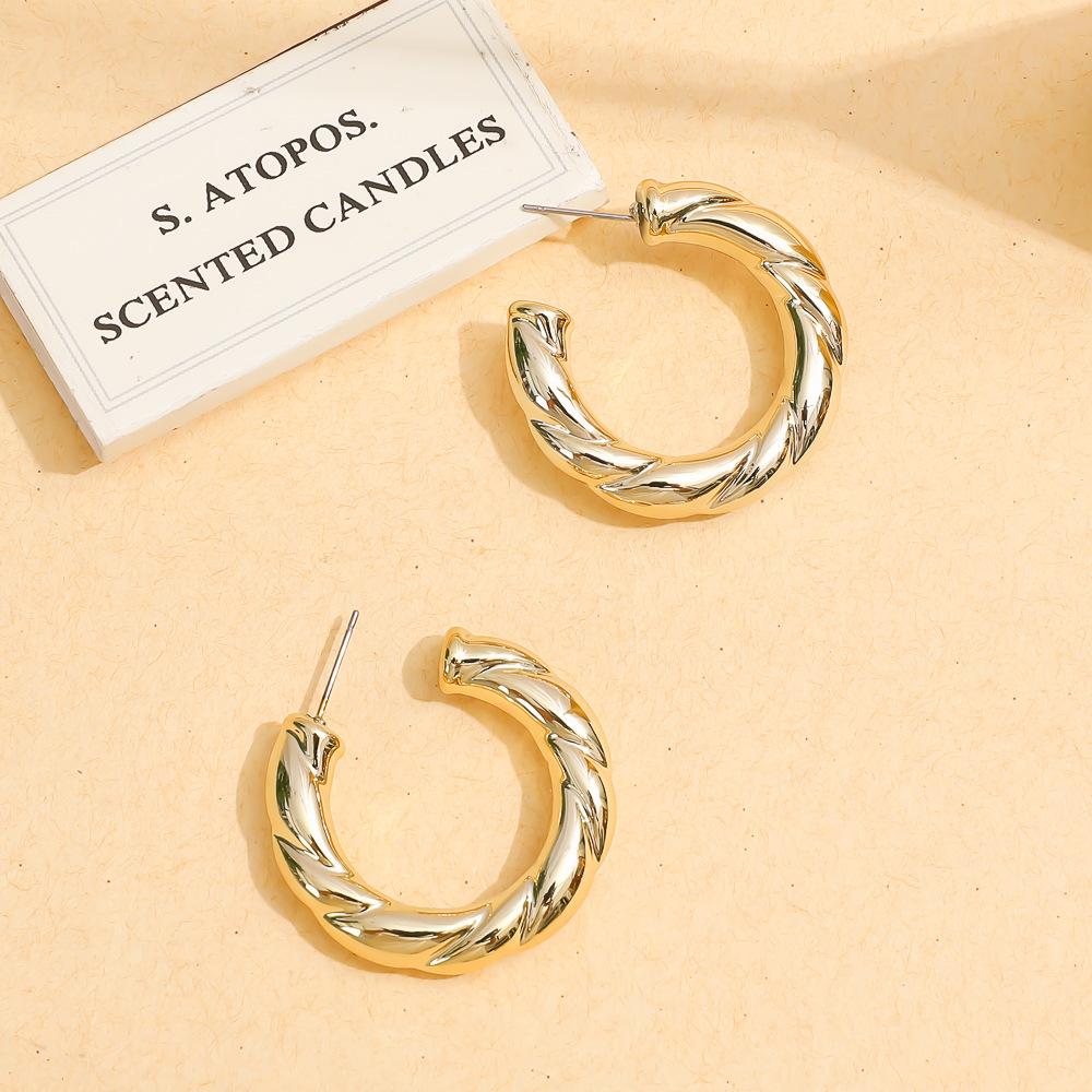 European and American Acrylic Gold-plated Stud Earrings Jewelry Personalized Fashion High Sense Gold Creative Circle Set